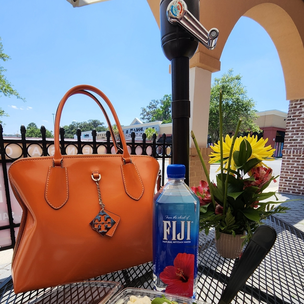 Meet your Posher, Sharon